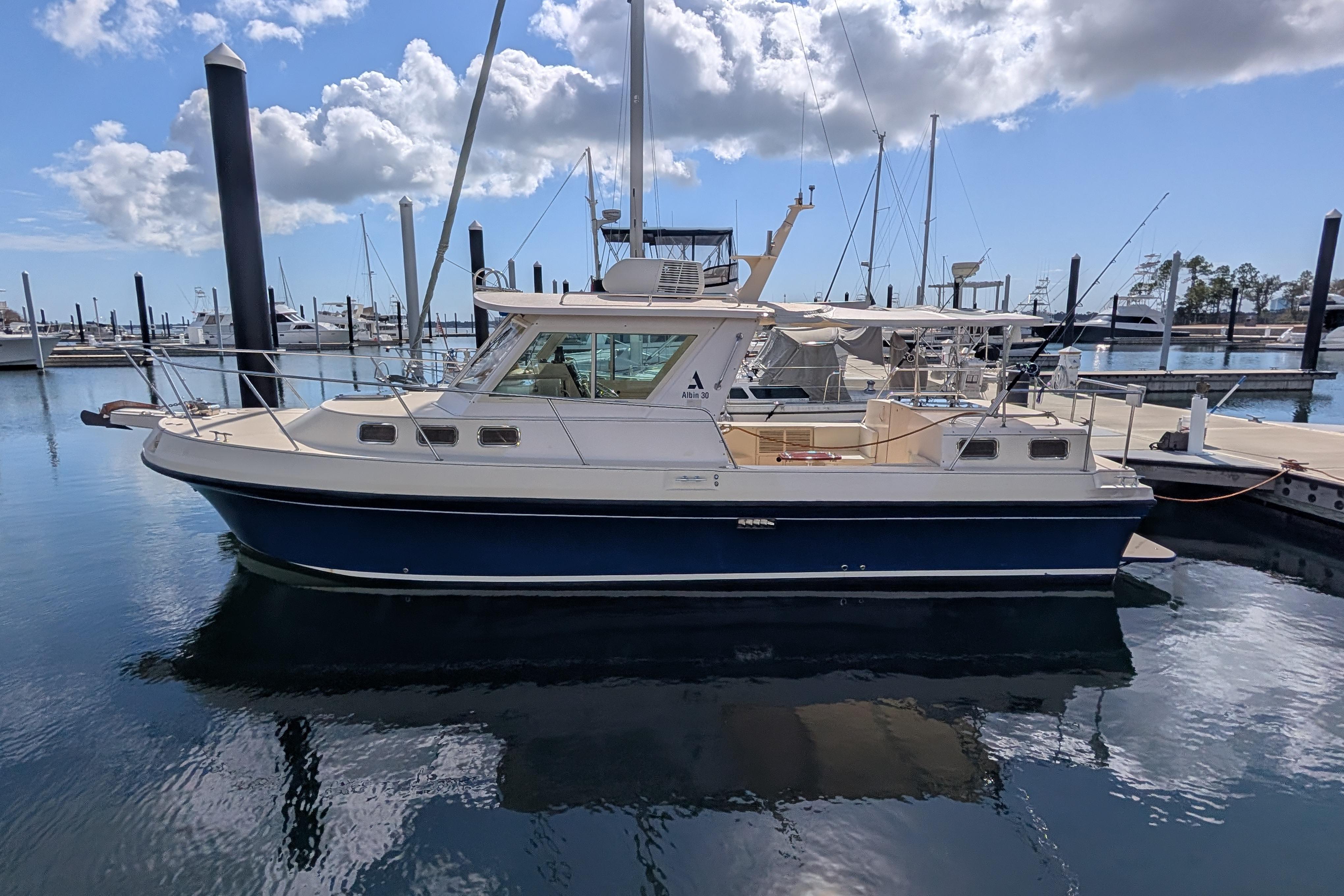 Albin 30 Family Cruiser