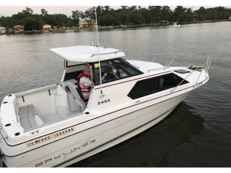 Bayliner 2452 Ciera Express Hardtop Cruiser