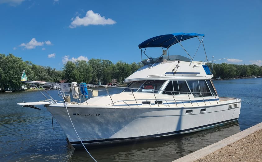 Bayliner 3218 Motoryacht Flybridge Motor Yacht