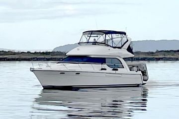Bayliner 3788 Motor Yacht Two-Generation Flybridge Motor Yacht