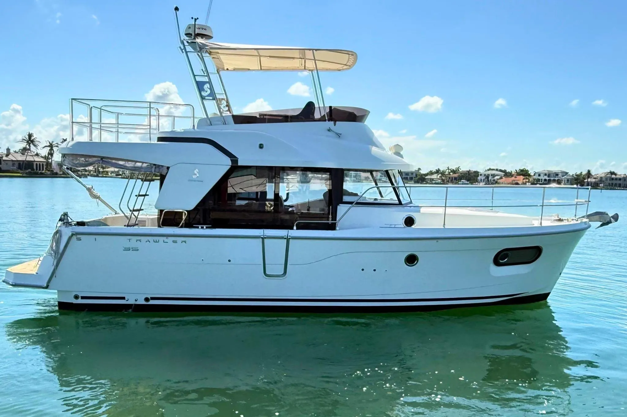 Beneteau Swift Trawler 35 Flybridge