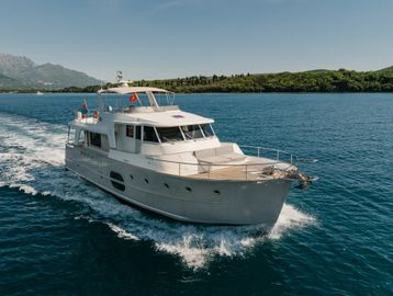 Beneteau Swift Trawler 52 Flybridge Flagship