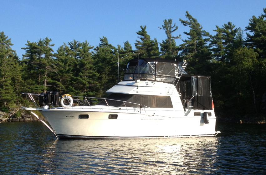 Carver 3207 Aft Cabin Aft Cabin