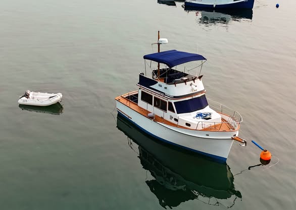 Cheoy Lee 28 Sedan Trawler Sedan