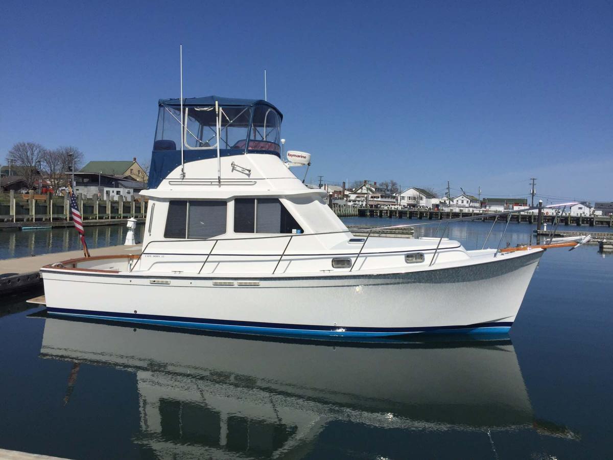Cape Dory 33 PowerYacht Flybridge