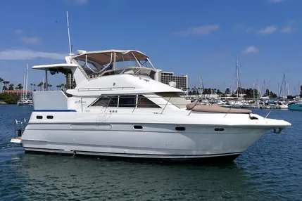 Cruisers Yachts 3650 / 3750 / 375 Motor Yacht Aft Cabin Motor Yacht