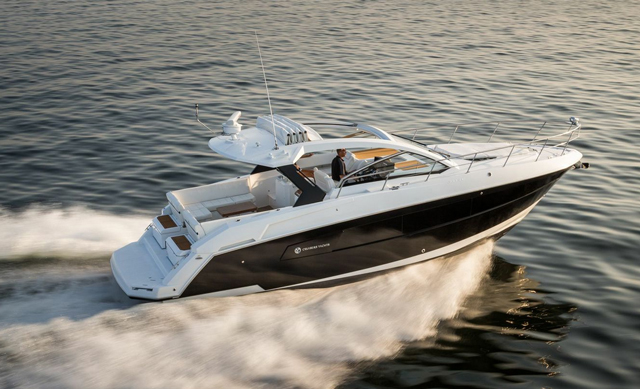 Cruisers Yachts 390 Sports Coupe Sports Coupe