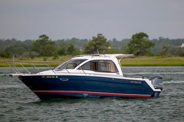 Cutwater C-24 C Coupe