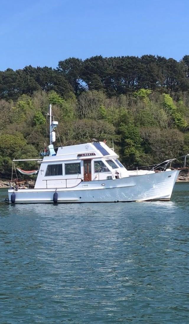 Island Gypsy 32 Sedan Sedan