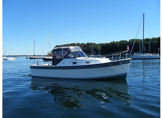 Luhrs 30 Alura Downeast-Profile Fishing Cruiser