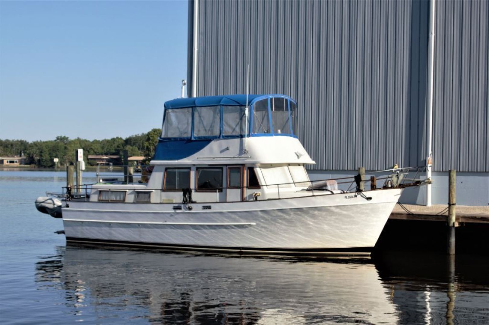 Marine Trader 38 Double Cabin Double Cabin