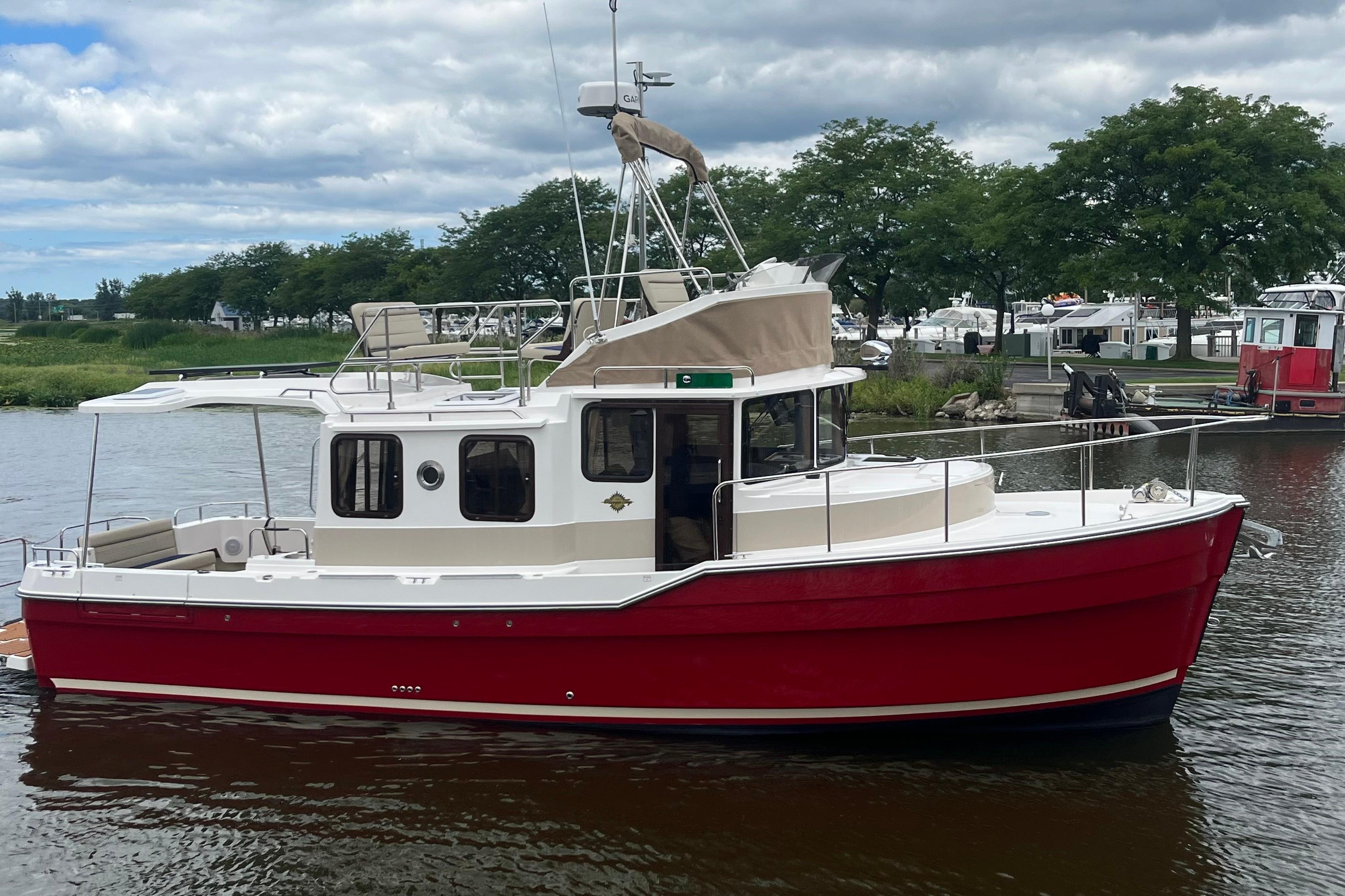 Ranger Tugs R-31 CB Command Bridge
