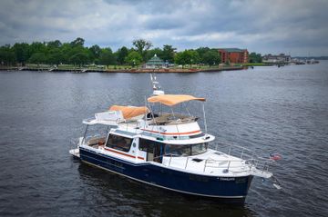 Ranger Tugs R-43 CB Command Bridge