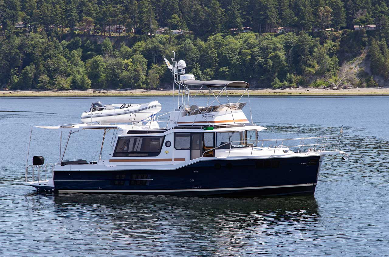 Ranger Tugs R-43 S Sedan
