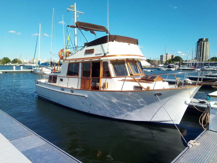 Sealord 34 Double Cabin Trawler Tri-Cabin / Double Cabin