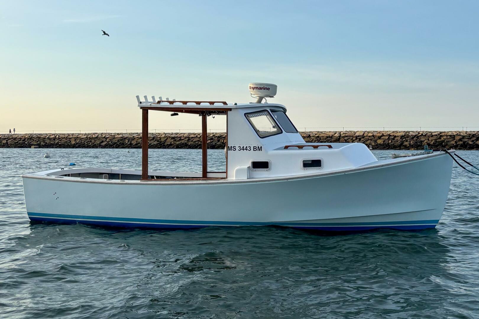 Sisu 26 Bass Boat / Sedan / Lobsterboat