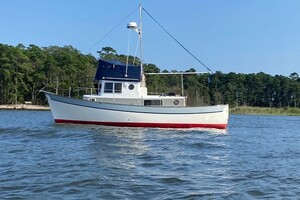 Willard Vega 30 Voyager Raised Pilothouse